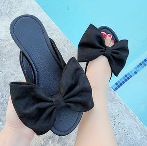 Bow sandals
